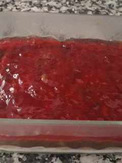 Una foto de Dulce de ciruela y bizcochos