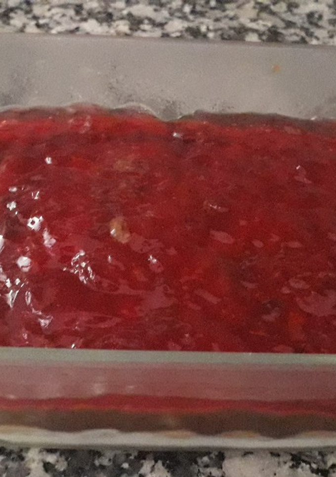 Una foto de Dulce de ciruela y bizcochos