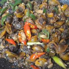 Foto resep Sambel goreng kerang uenak!