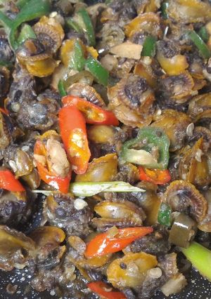 Foto resep Sambel goreng kerang uenak!
