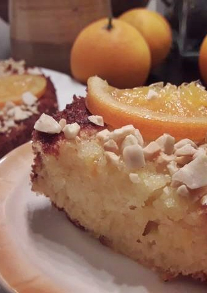 Una foto de Bizcocho de almendra y naranja confitada