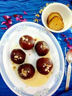 A picture of Khoya Gulab jamun.