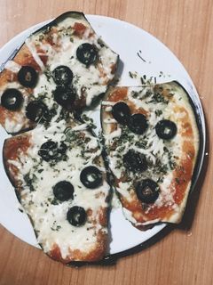 Una foto de Paninis de berenjenas