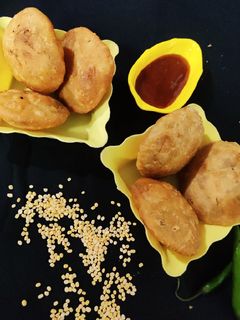 मूंग दाल की खस्ता कचौड़ी रेसिपी मुख्य फोटो