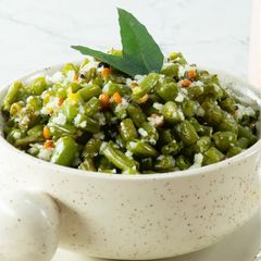 A picture of Green Beans with Coconut.