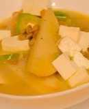Sopa de lentejas y queso
