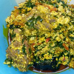 A picture of Melon with pumpkin leaves.