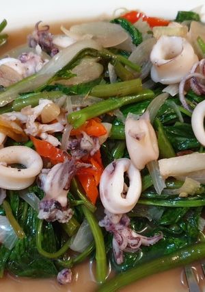Foto resep Tumis kangkung cumi saus tiram