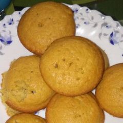 A picture of Vanilla flavoured queen cakes.