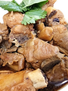 A picture of Braised Spare Ribs with Galangal.