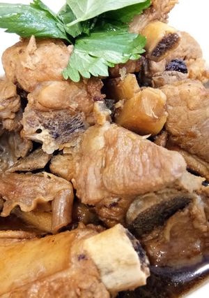 A picture of Braised Spare Ribs with Galangal.