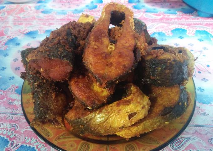 Cara Gampang Membuat Bandeng goreng bumbu kuning, Enak Banget