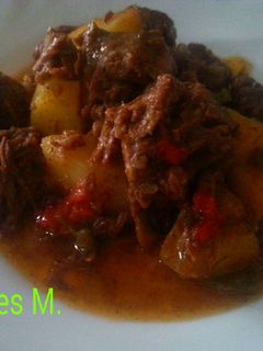 Una foto de Morcillo de ternera con patatas y champiñones