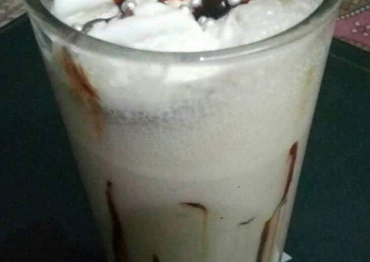 Step-by-Step Guide to Make Perfect Cold coffee with ice-cream