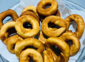 Una foto de Roscas o Donuts sin huevo solo tres ingredientes versión Vegana