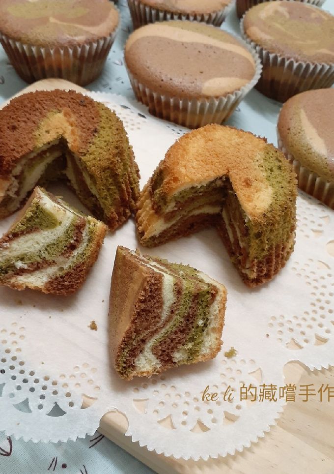 三色戚風杯子蛋糕 的食譜成品照片