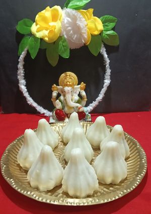 A picture of Ukadiche Modak.