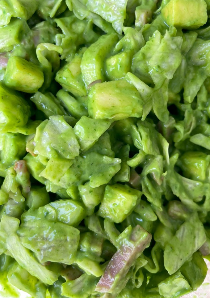 Una foto de Ensalada “green goddess”