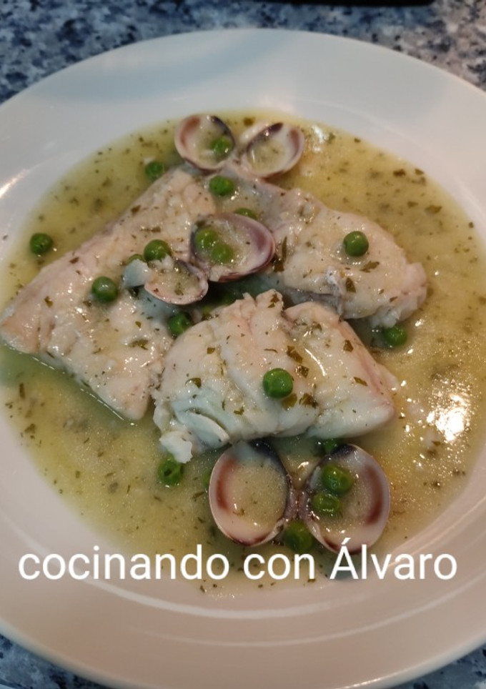 Una foto de Merluza en salsa verde