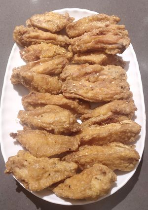 A picture of Crispy Fried Chicken Wings.
