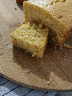 Una foto de Budín de limón sencillo