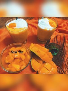 મેંગો મિલ્ક શેક (Mango Milk Shake Recipe In Gujarati) રેસીપી મુખ્ય ફોટો