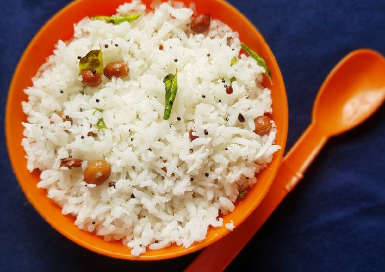 Steps to Make Perfect Coconut Rice