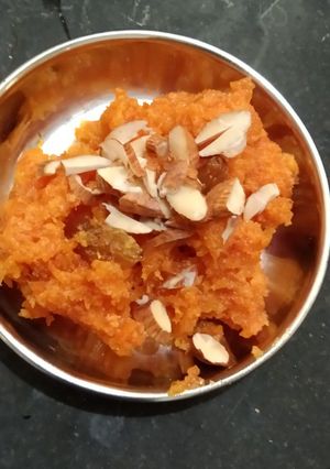 গাজরের হালুয়া (gajorer halua recipe in Bengali) রেসিপির প্রধান ছবি