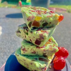 A picture of Paan fudge.