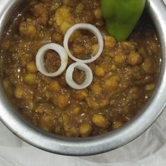 A picture of Chana masala.