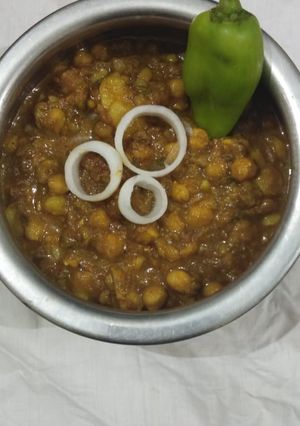 A picture of Chana masala.