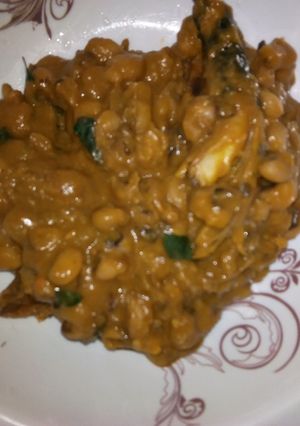 A picture of Beans porridge with moringa.