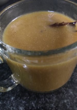 Una foto de Atole de masa con piloncillo