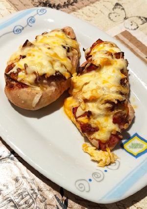 Φωτογραφία της συνταγής Easy bacon Hasselback chicken (φιλέτο κοτόπουλο γεμιστό)