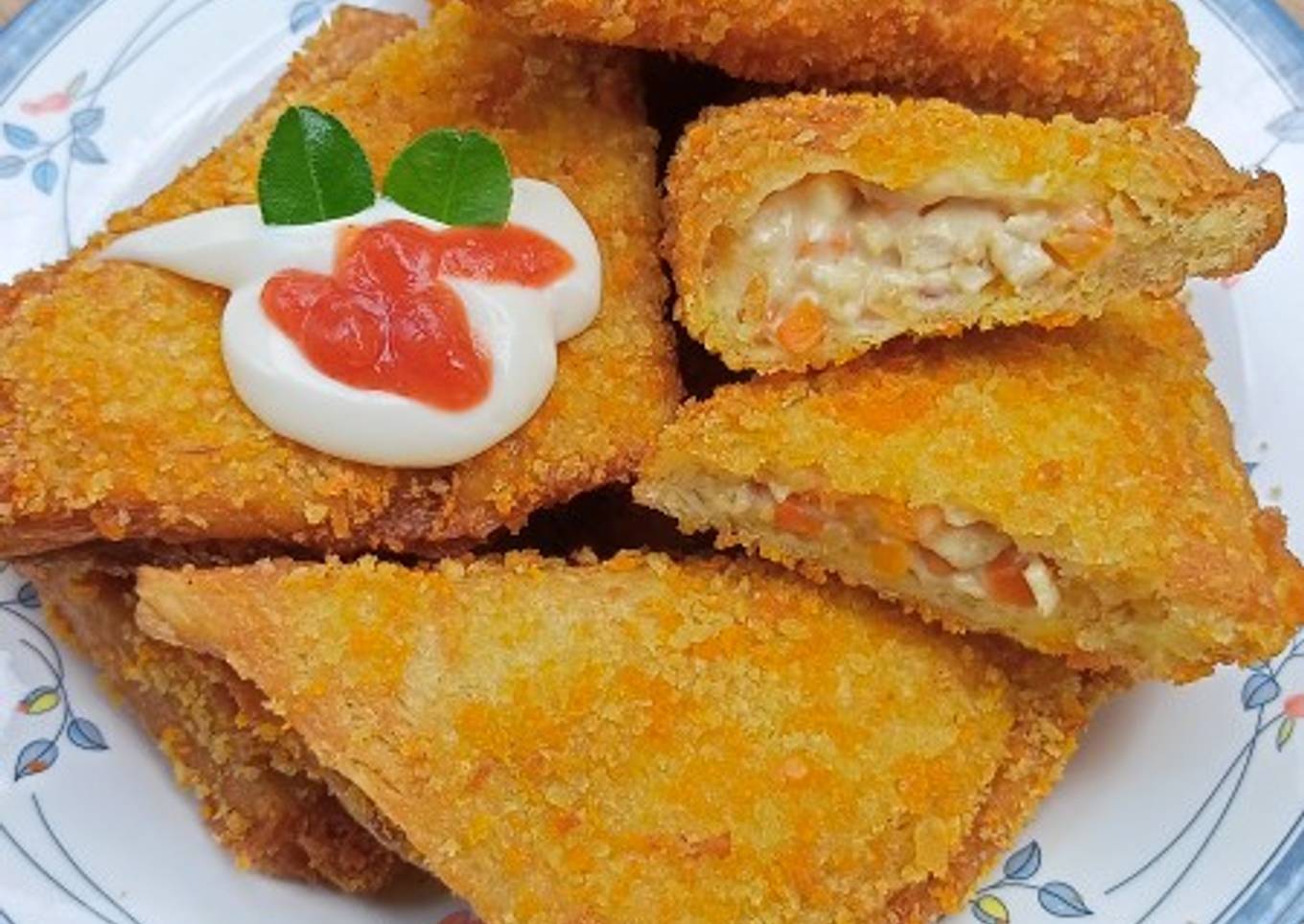 Roti Goreng Isi Ayam Mayo