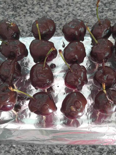 Una foto de Cerezas bañadas en chocolate