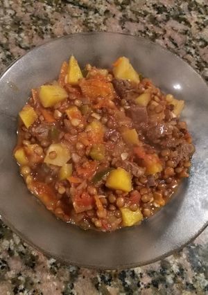 Una foto de Guiso de lentejas 🍜