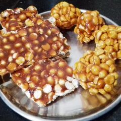 A picture of Fried gram chikki.
