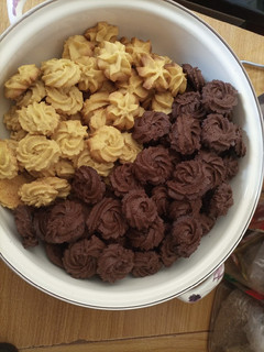 A picture of Piped cookies.
