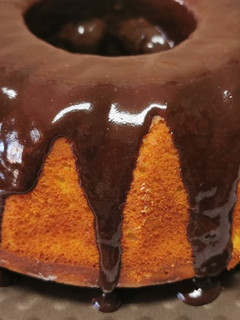 Foto principal de Bizcocho de naranja con cobertura de chocolate en Thermomix