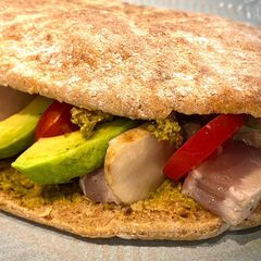 A picture of Spicy TunaCado.