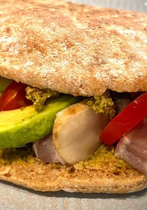 A picture of Spicy TunaCado.