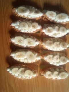 Une photo de Tartelettes à la crème diplomate et au banane
