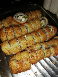 Una foto de Sushi de pollo tempura