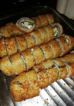 Una foto de Sushi de pollo tempura