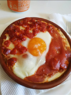 Una foto de Huevos a la flamenca