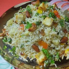 A picture of Navaratan Pulao.