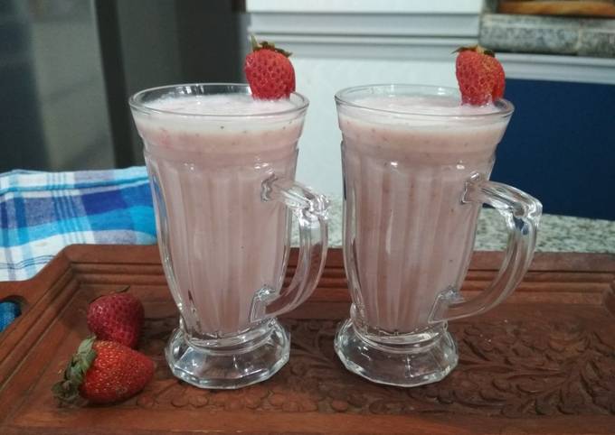 Simple Way to Prepare Ultimate Strawberry -banana smoothie