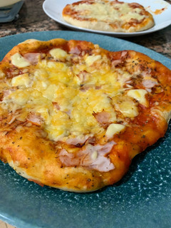 Una foto de Pizza casera en airfryer
