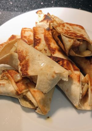 用墨西哥捲餅皮製作失敗的水煎包 的食譜成品照片